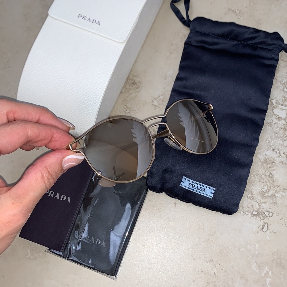 Authentic Prada sunglasses - Picture 2 of 8